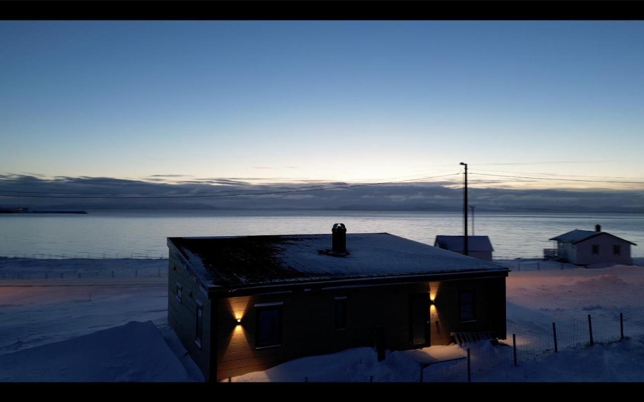 Ekkeroy Lodge - Arctic Living Vadsø Exteriör bild